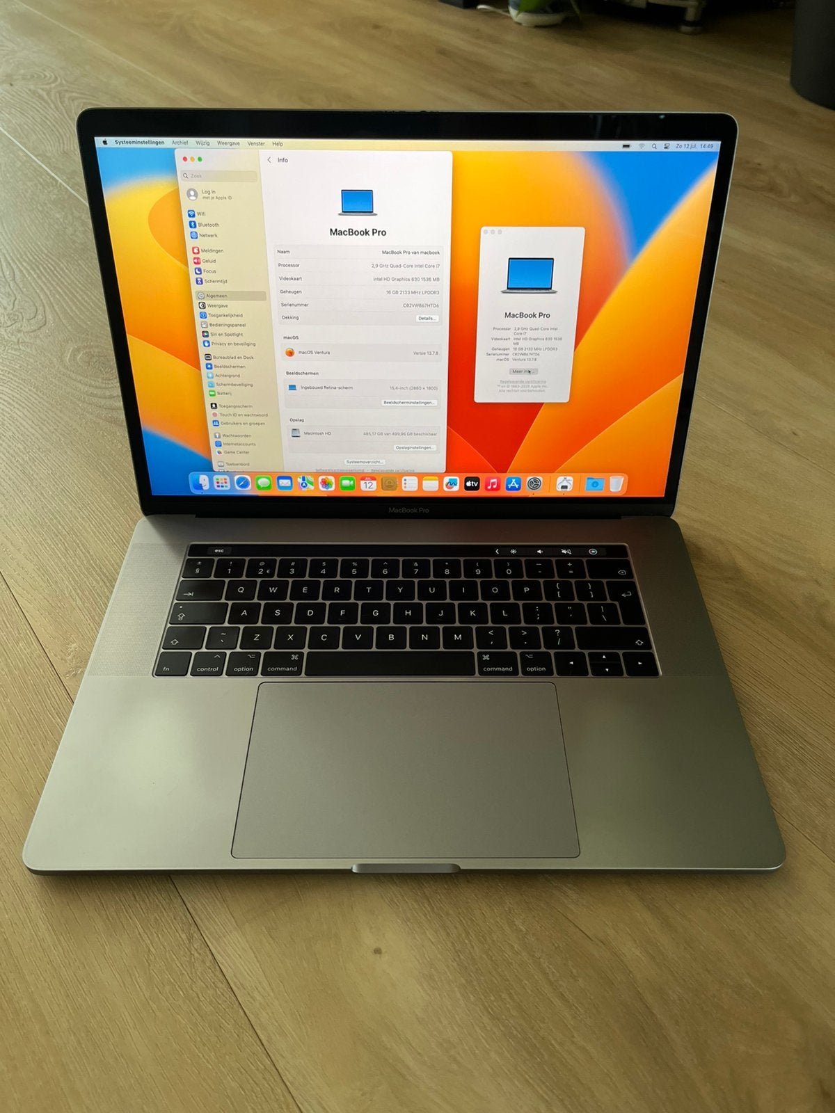 Apple MacBook Pro 15" 2017 i7 16GB Apple Time Capsule 2TB
