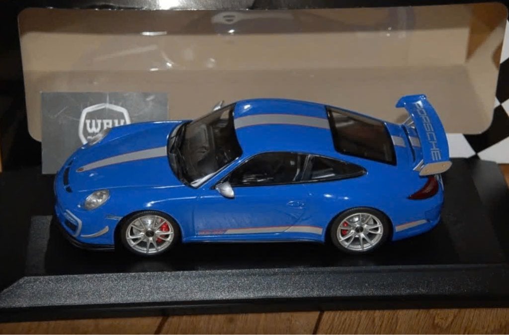 1:18 PORSCHE 911 GT3 RS 4.0 blue Minichamps zie info WRH, Hobby en Vrije tijd, Modelauto's | 1:18, Verzenden, Zo goed als nieuw