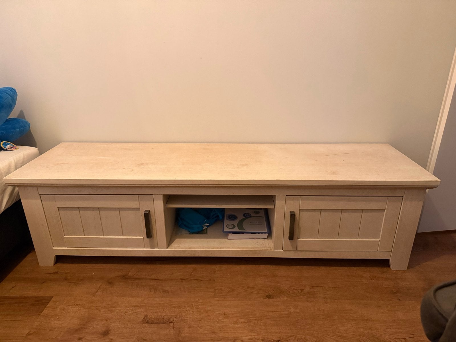 Gratis af te halen: Wit tv-meubel / laag dressoir, Ophalen, Gebruikt, 150 tot 200 cm, Minder dan 100 cm