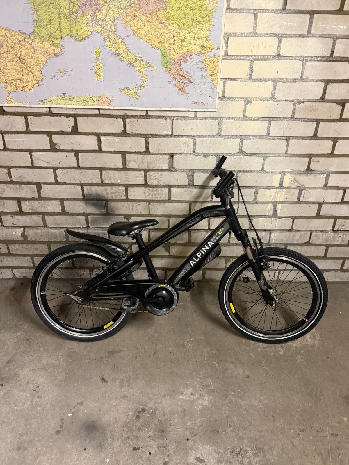 nette jongensfiets alpina trial 20 inch, Ophalen, Zo goed als nieuw, 20 inch, Handrem