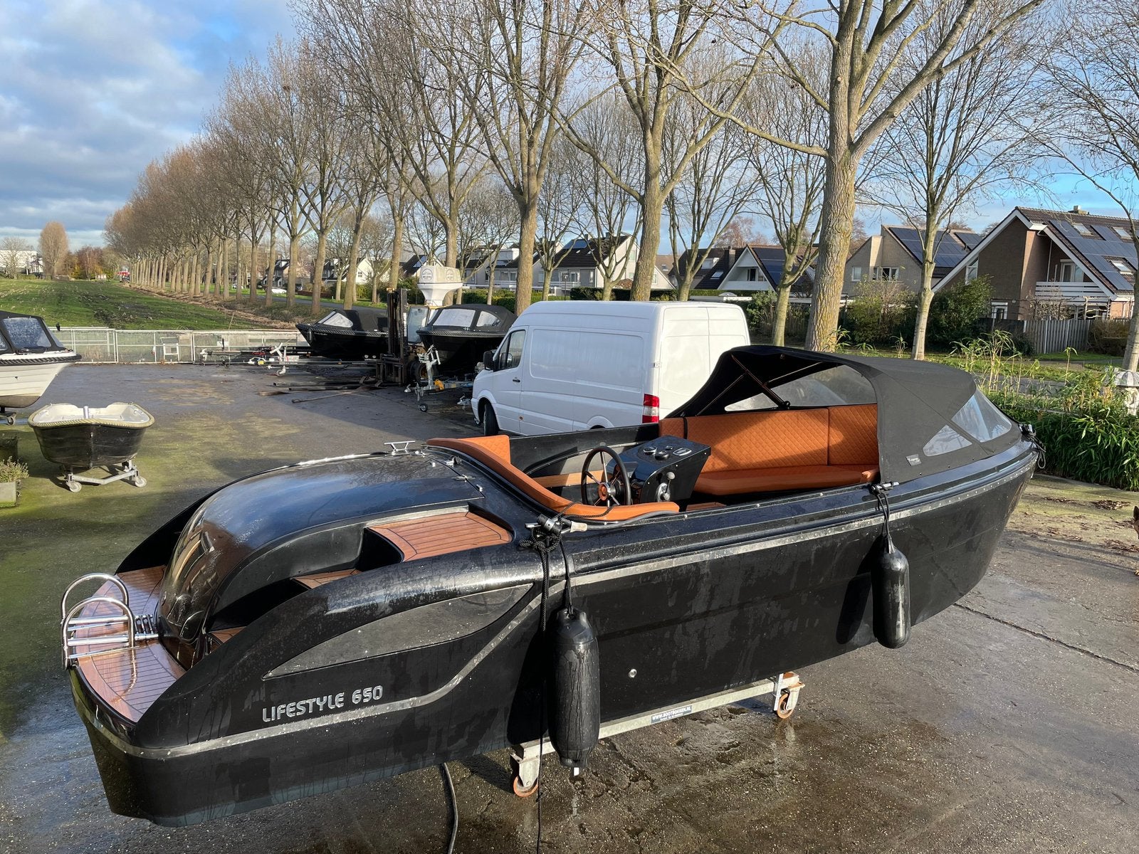 Lifestyle 650  Mercury 60 pk EFI 40 uur met boegschroef, Ophalen, Zo goed als nieuw, Clever, Buitenboordmotor