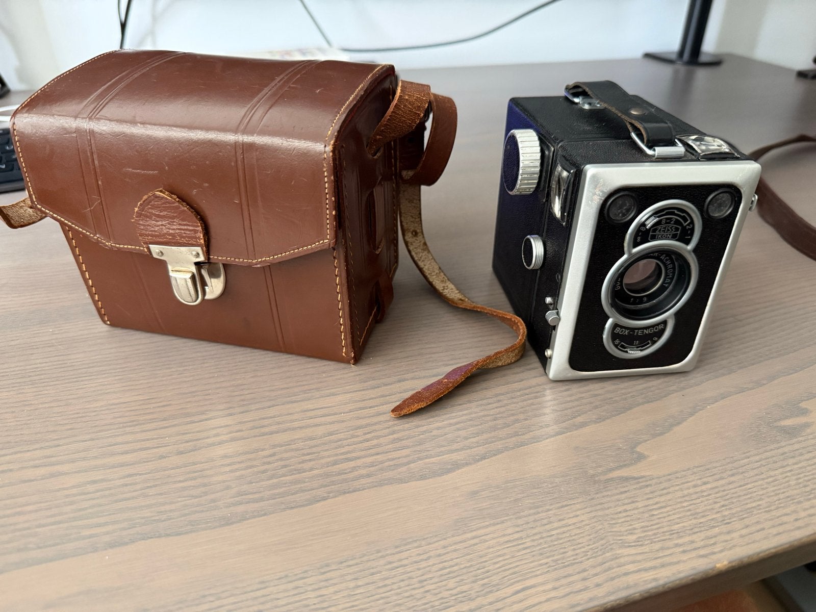Vintage Zeiss Ikon Box-Tengor camera met leren tas, Ophalen of Verzenden, Gebruikt, Compact, Overige Merken