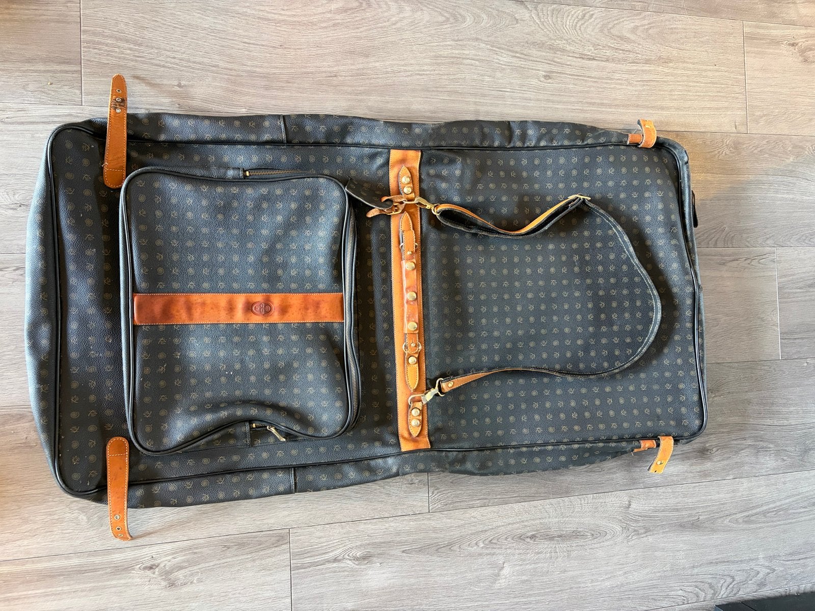 Vintage Kenzia reistas/kledingzak - Zwart/Bruin, Sieraden, Tassen en Uiterlijk, 30 cm of meer, Gebruikt, Zwart, 55 tot 75 cm