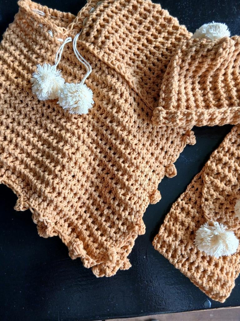 Nieuw gehaakt kinder setje: poncho, mutsje en sjaal, Ophalen, Nieuw, Meisje, Setje