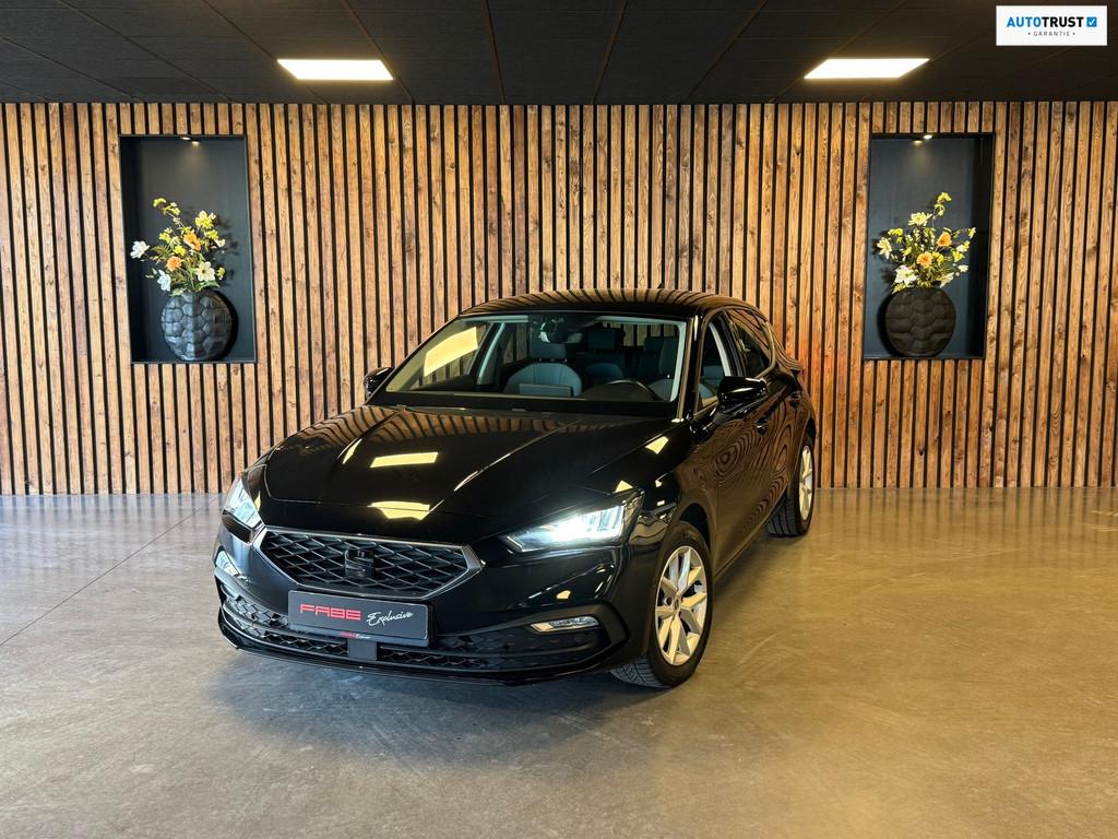 Seat Leon Sportstourer 1.0 eTSI Style Business Intense / Car, Gebruikt, Euro 6, Leon, Zwart