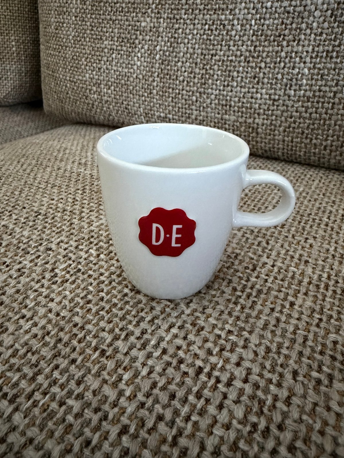 Douwe Egberts Kopje - Wit met DE logo (7,5x6,5 cm), Gebruikt, Overige merken, Keramiek, Ophalen of Verzenden