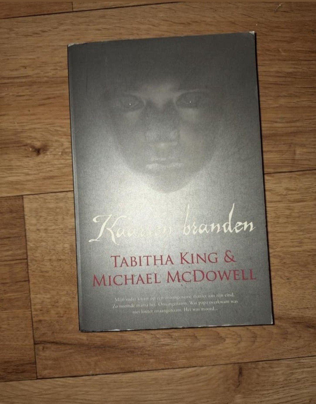 Kaarsen branden - Tabitha King & Michael McDowell, Ophalen of Verzenden, Zo goed als nieuw, Tabitha King & Michael McDowell, Nederland