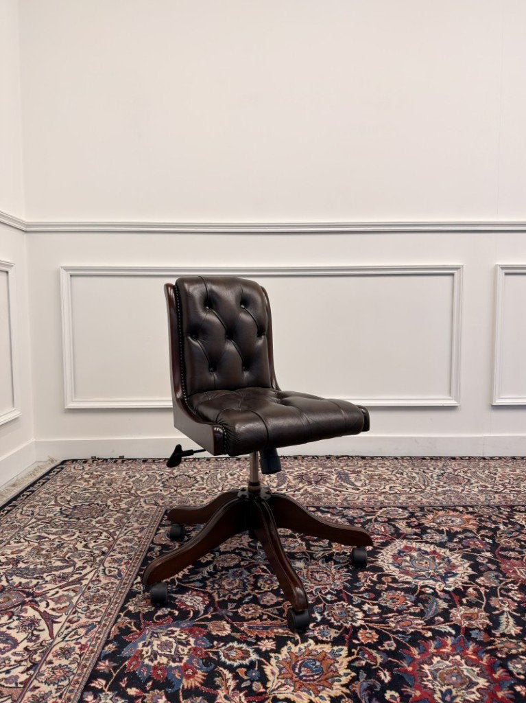Klassiek Engels Chesterfield Bureaustoel, Antiek en Kunst, Ophalen