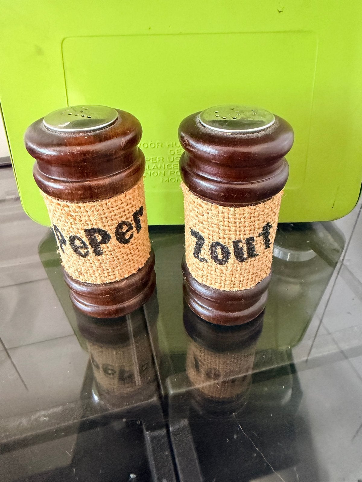 Peper- en zoutstel van hout en jute, Verzamelen, Ophalen of Verzenden, Huis en Inrichting
