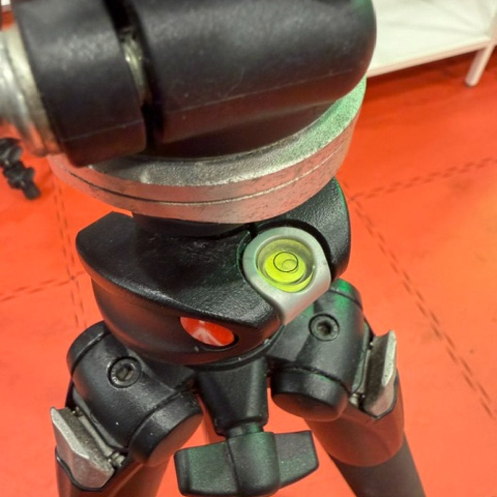 Manfrotto statief met 804RC2 Pan/Tilt Head, Manfrotto, Gebruikt, https://www.manfrotto.com/global/contact-us/, Via Valsugana 100, 36022 Cassola (VI), ItaliÃ«