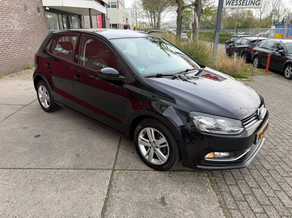Volkswagen Polo 1.2 TSI 66KW 2015 Zwart, Auto's, Volkswagen, Particulier, Polo, ABS, Airbags, Airconditioning, Bluetooth, Bochtverlichting