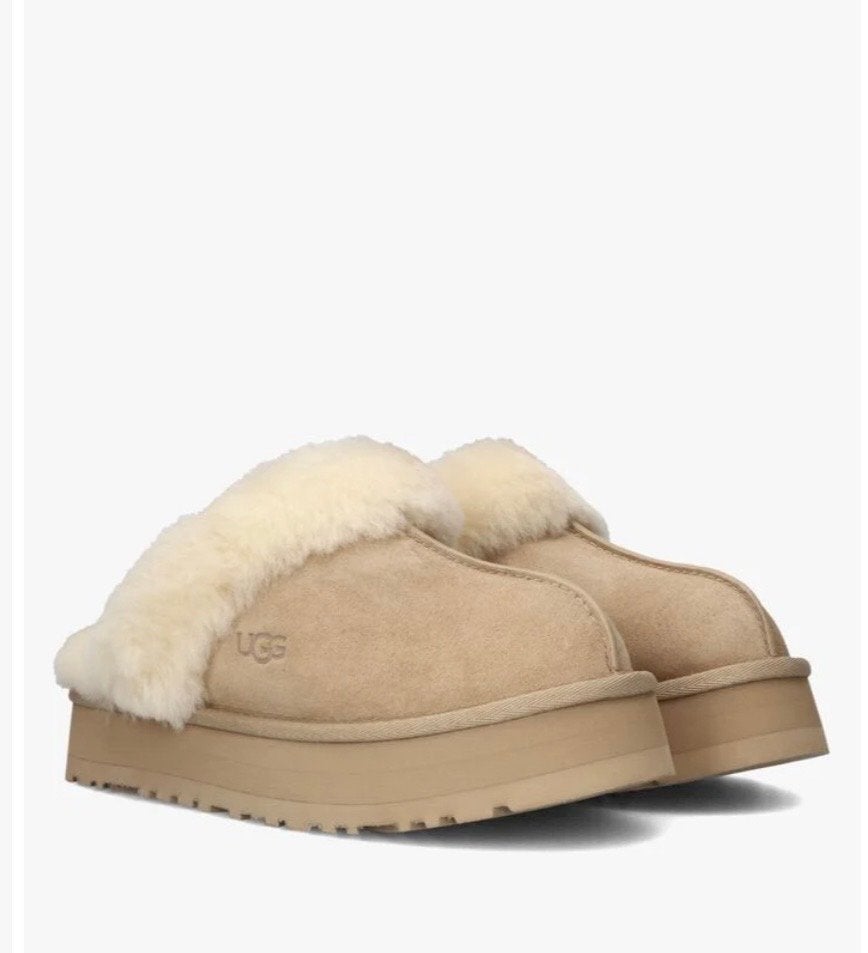 Beige Ugg Pantoffels W Disquette, maat 40, Ophalen of Verzenden, Nieuw, Beige, Pantoffels of Sloffen