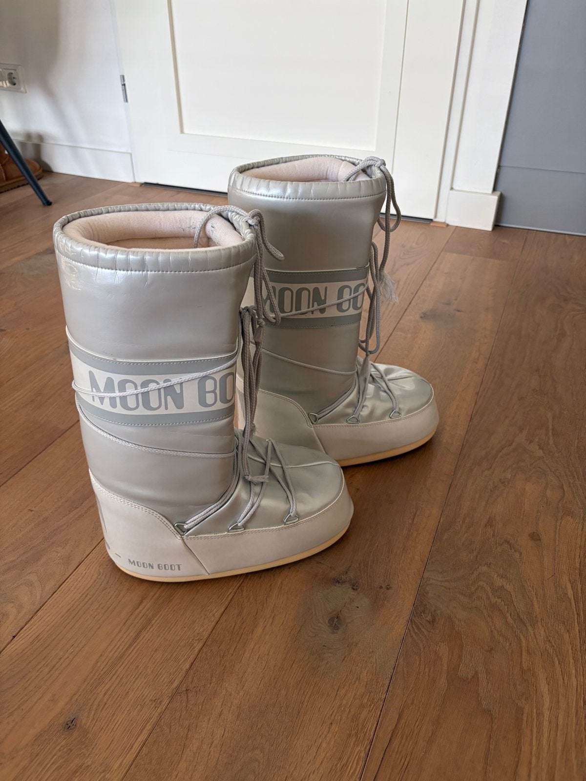 NIEUW Moon Boot Metallic Zilveren Snowboots Maat 42-44, Ophalen of Verzenden, Nieuw, Overige kleuren, Snowboots