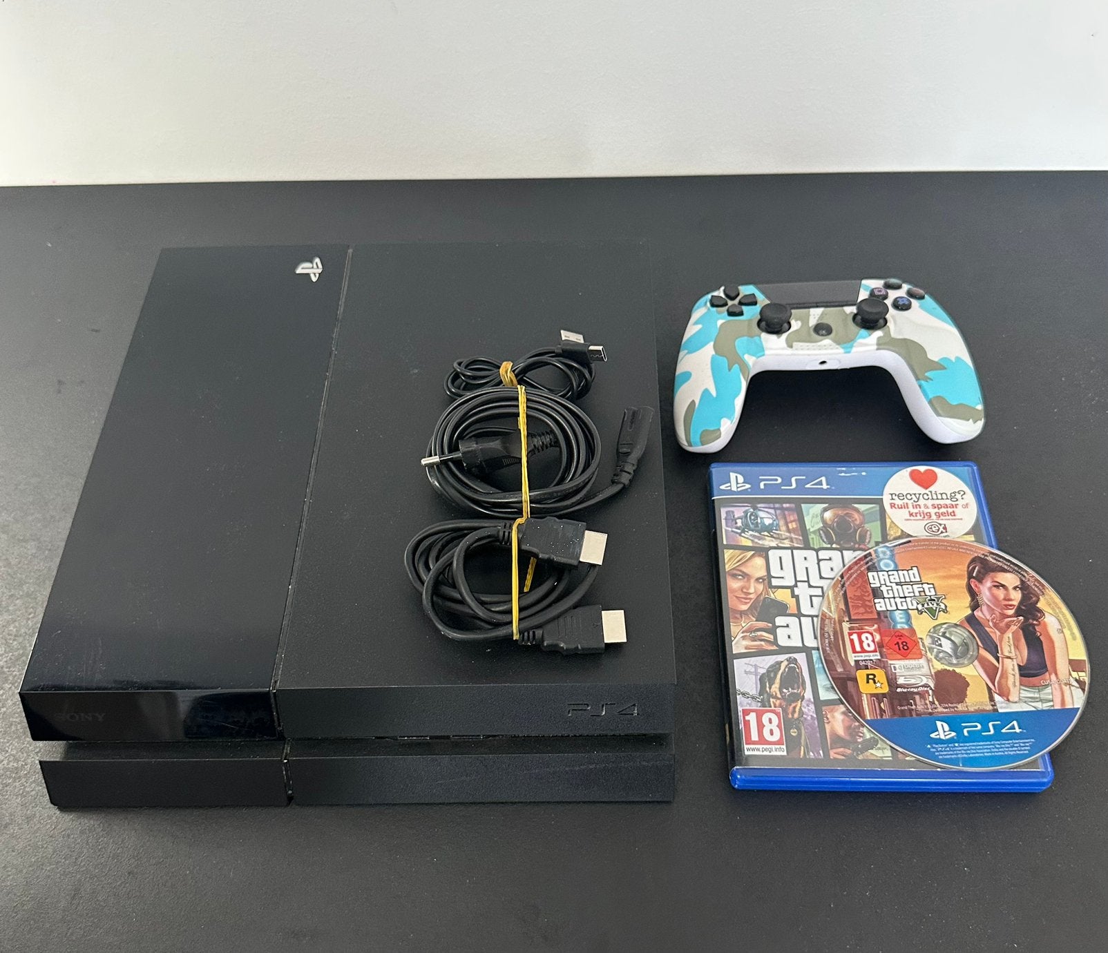 Playstation 4, Met games, Ophalen of Verzenden, Zo goed als nieuw, Met 1 controller