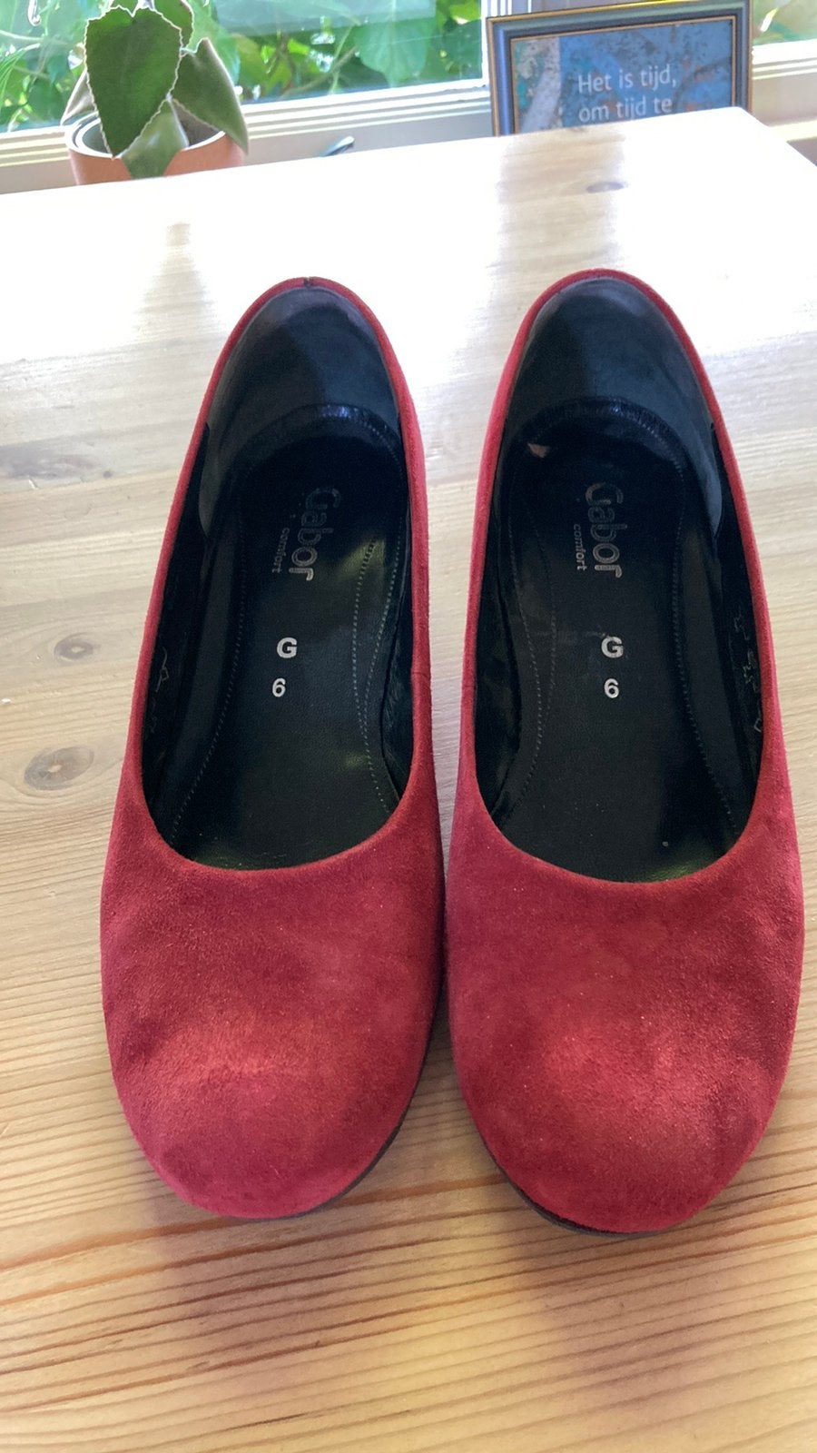 Gabor maat 39 met sleehak rood suede, Ophalen of Verzenden, Zo goed als nieuw, Rood