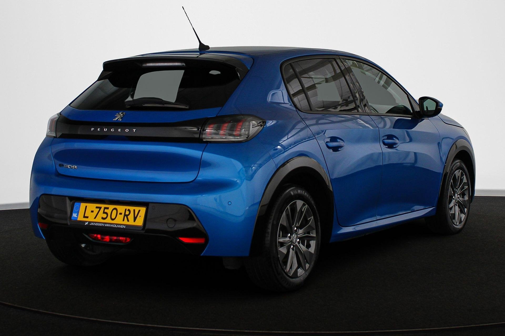 Peugeot e-208 EV Allure Pack 50 kWh Camera Navi Apple CarPla, Auto's, 136 pk, Gebruikt, Zwart, Blauw