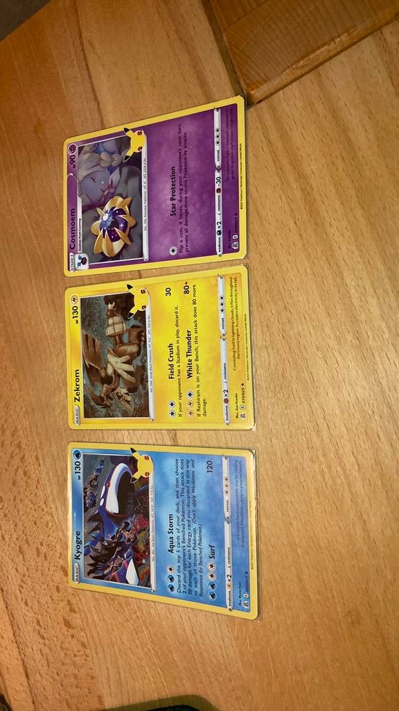 Pokemon Celebration Holo 2,00 euro per stuk samen 5,00 euro, Ophalen of Verzenden, Zo goed als nieuw