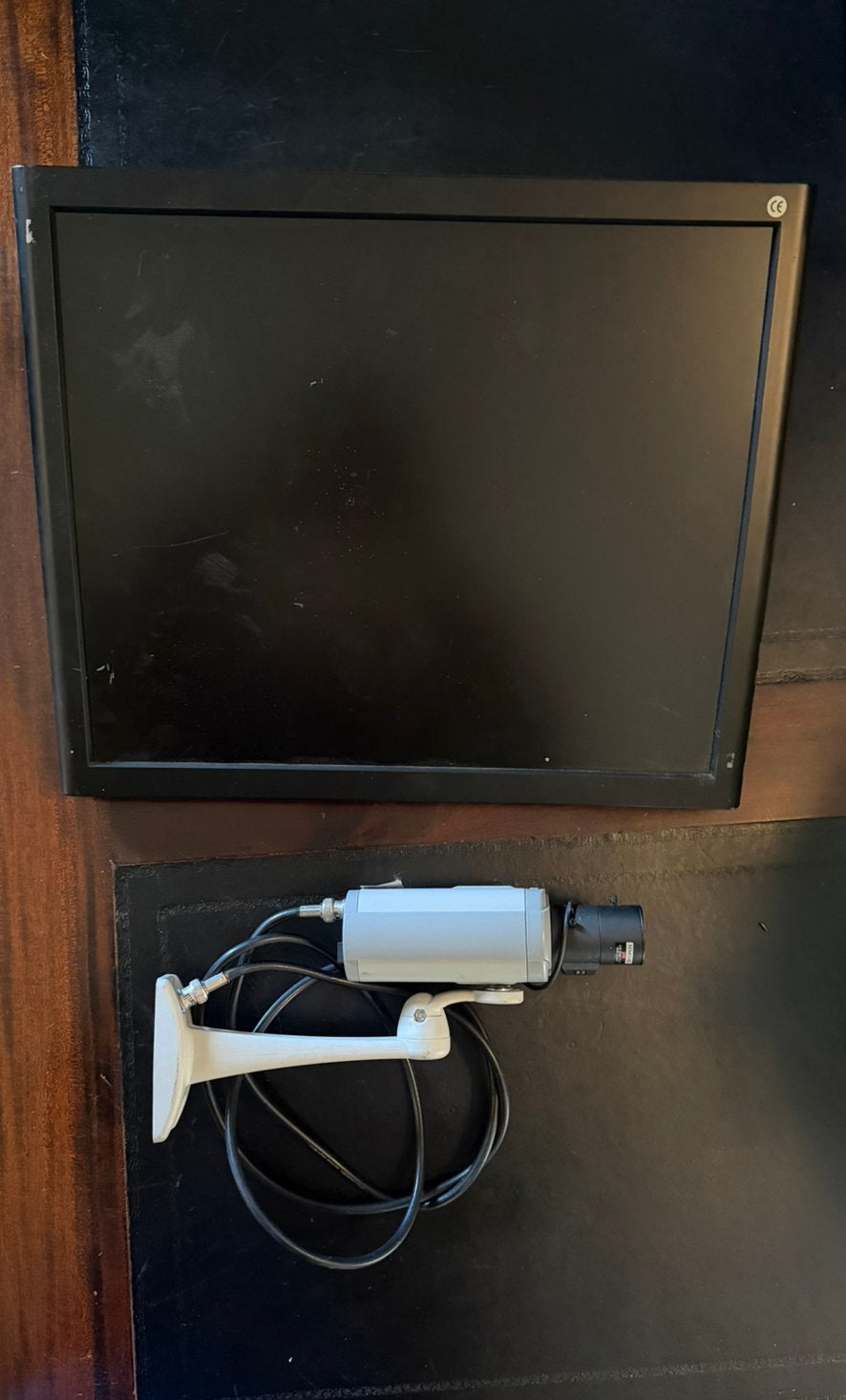 Beveiligingscamera met monitor en ophangbeugel, gebruikt, Ophalen of Verzenden, Gebruikt, Binnencamera