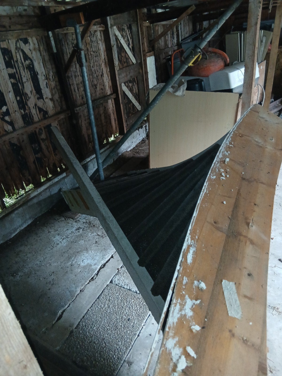 Houten trap met tapijt, 298 cm hoog, 90 cm breed, Doe-het-zelf en Verbouw, Ladders en Trappen, Ophalen, Gebruikt, Trap, 2 tot 4 meter