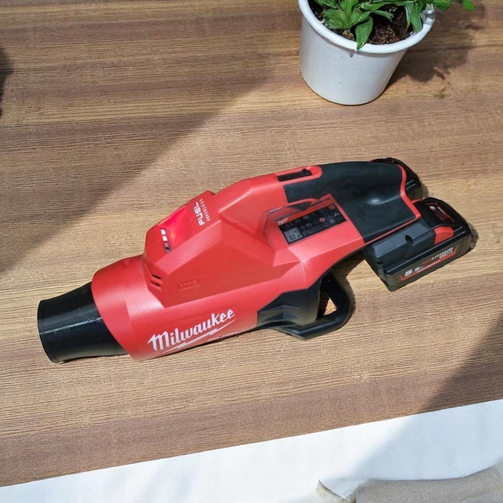 Bladblazer stubby M18 F2BL, Tuin en Terras, Bladblazers, Nieuw, Handgedragen, Accu, Ophalen of Verzenden