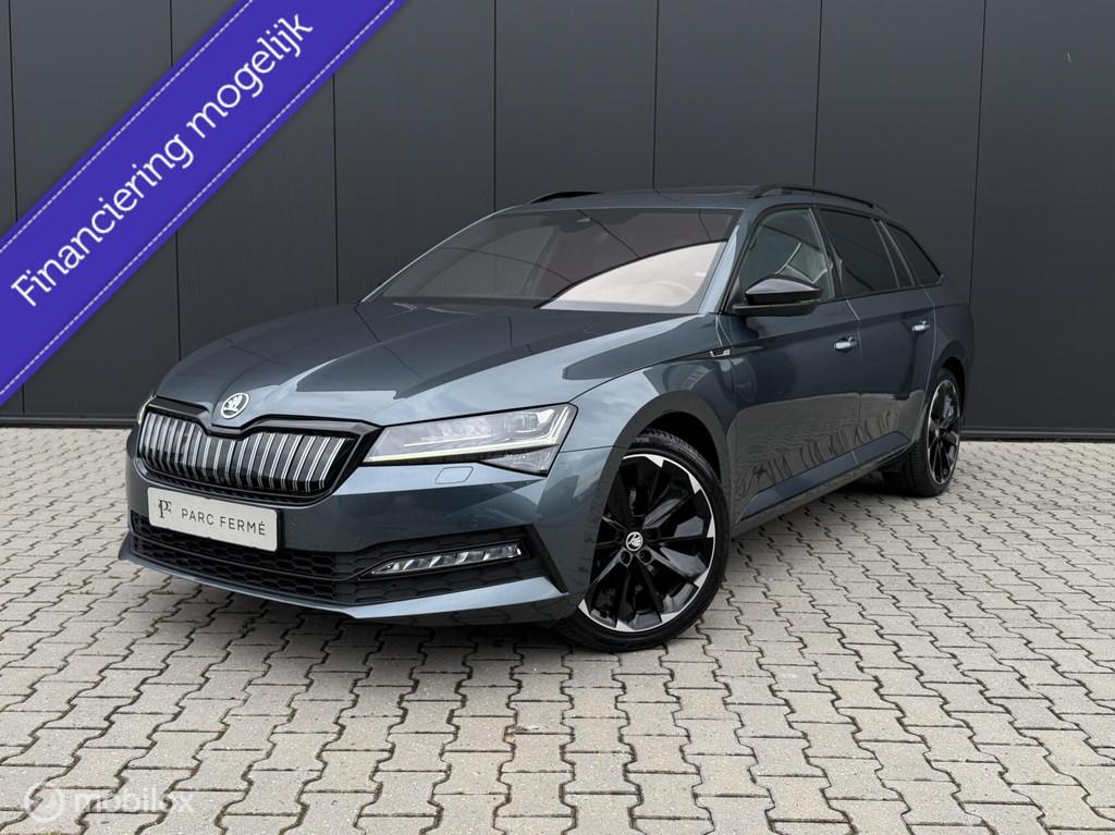 Skoda Superb 1.4 TSI iV Sportline/Pano/Trekhaak/360 vieuw/BT, Gebruikt, Zwart, 4 cilinders, Hybride Elektrisch/Benzine