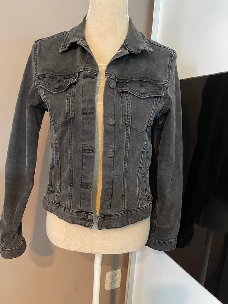 Pull & Bear spijkerjasje - Donkergrijs - Maat S/M, Ophalen of Verzenden, Gedragen, Maat 36 (S), Grijs