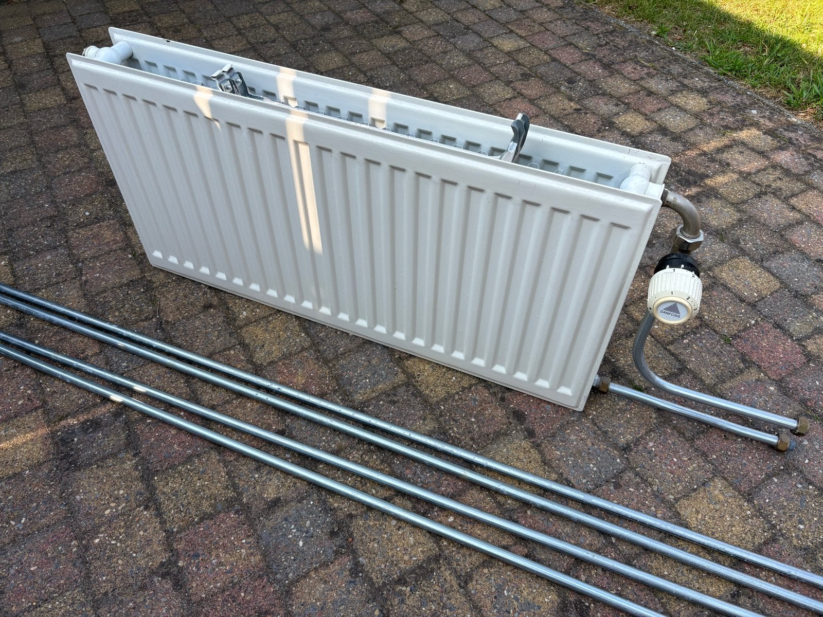 Radiator b 80 h 40 cm + Danfoss thermostaatknop, Ophalen, 30 tot 80 cm, Radiator, 60 tot 150 cm