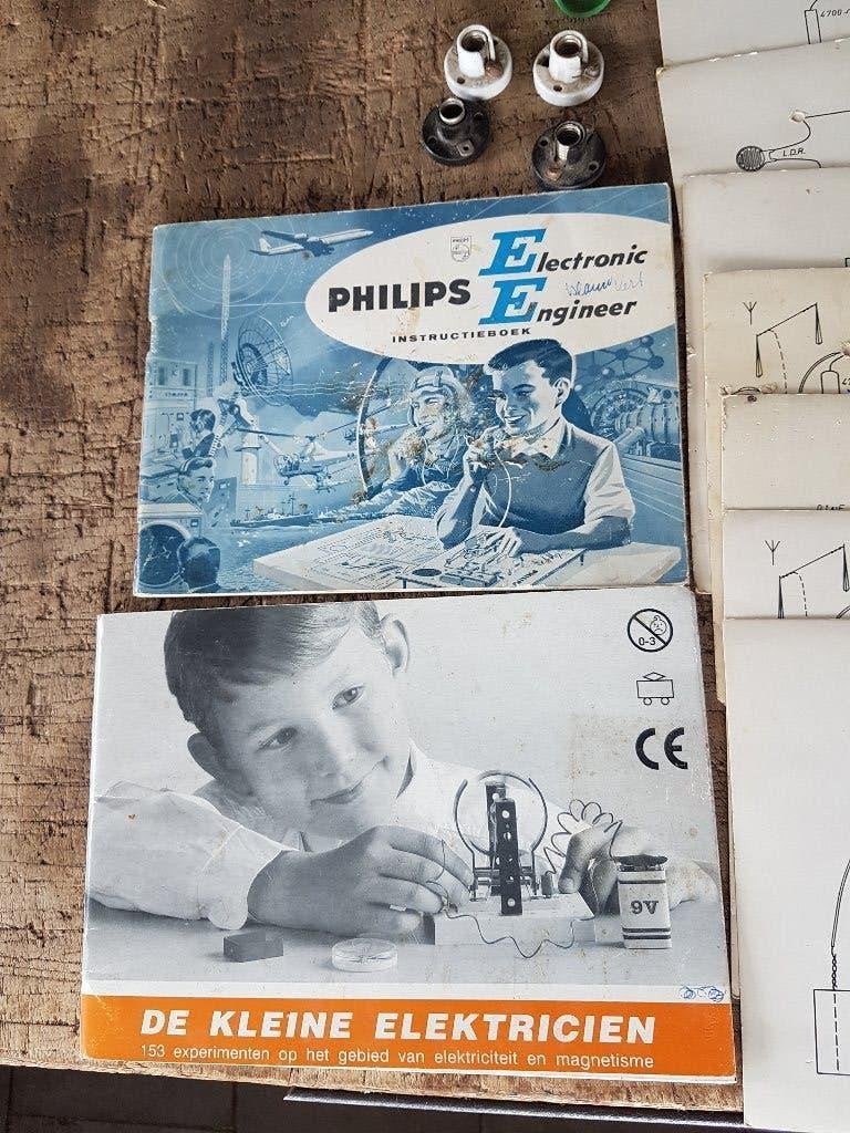 doos onderdelen, boekje kleine electricien en philips EE, Ophalen of Verzenden, Zo goed als nieuw