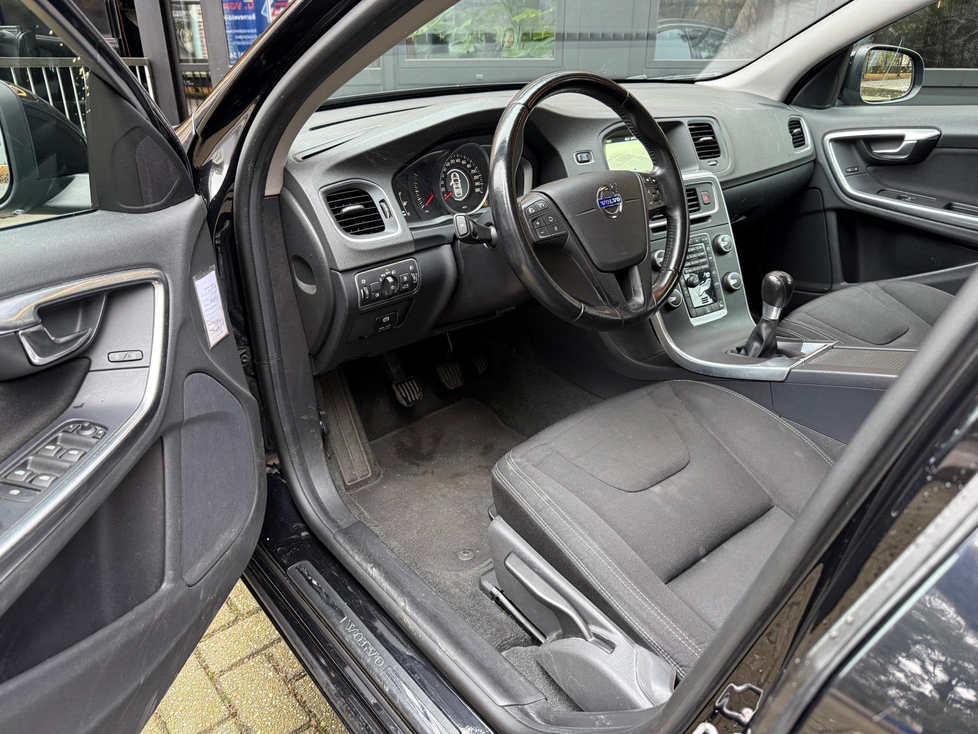 Volvo V60 1.6 D2 Momentum | 2014 |, Auto's, Voorwielaandrijving, Euro 5, Stof, Gebruikt