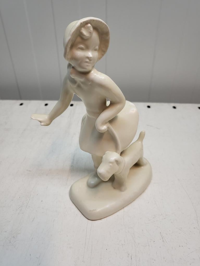 Een antiek aardewerk figuur gemaakt door Eta Lempke, Ophalen of Verzenden, Zo goed als nieuw, Mens