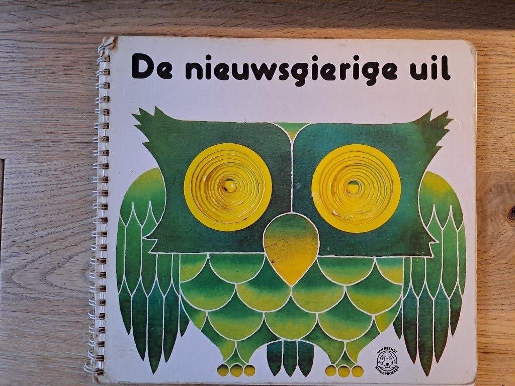 DE NIEUWSGIERIGE UIL. VINTAGE. SPIRAALBOEKJE., Boeken, 3 tot 4 jaar, Ophalen of Verzenden, Onbekend, Gelezen