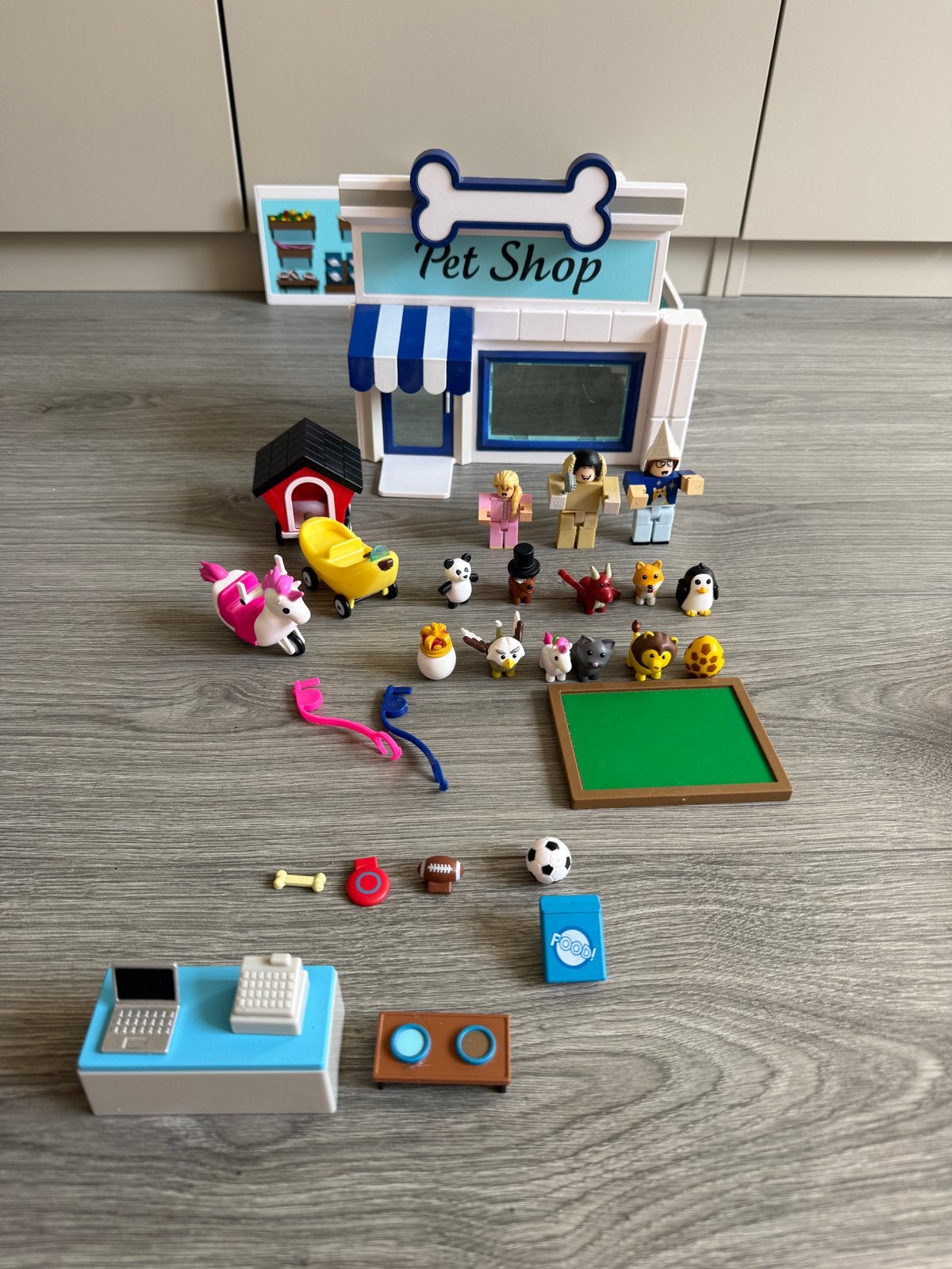 Roblox Pet Shop Speelset met Figuren en Accessoires, Ophalen, Zo goed als nieuw