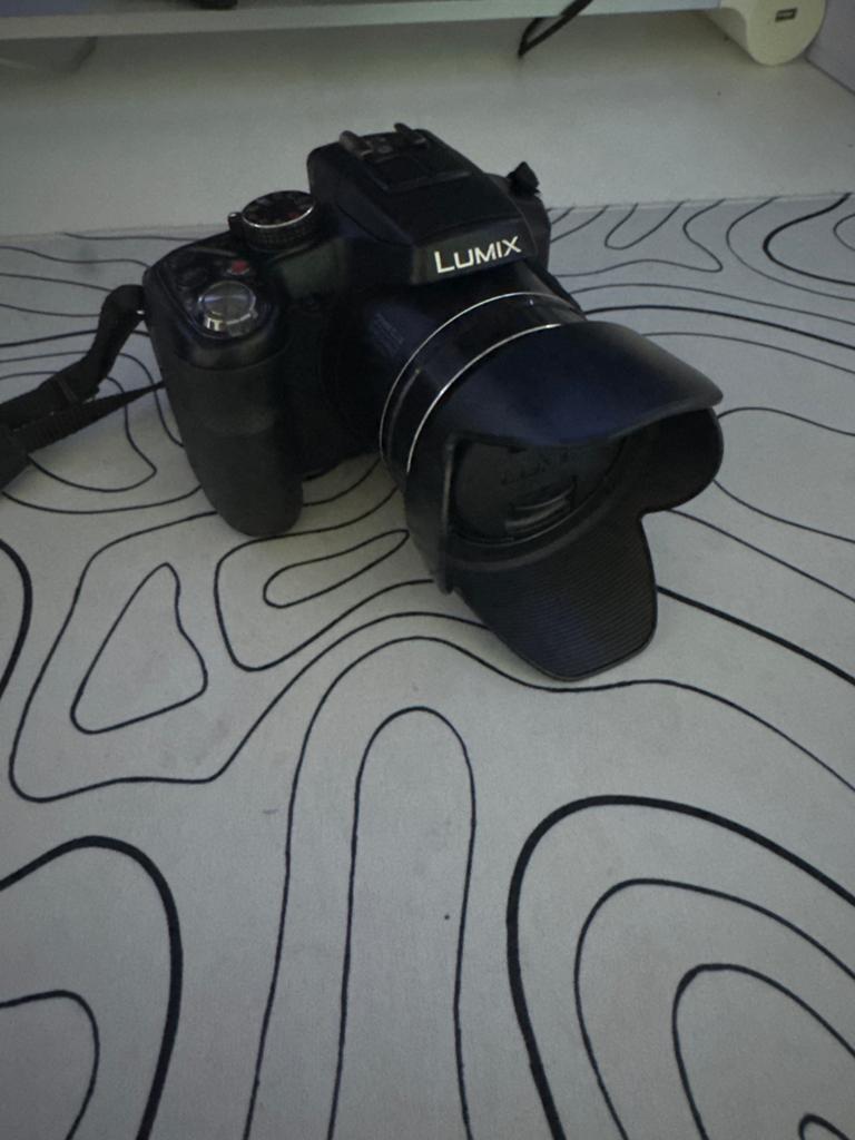 Panasonic DMC- FZ200 camera met assecoires, 12 Megapixel, Verzenden, Compact, Zo goed als nieuw