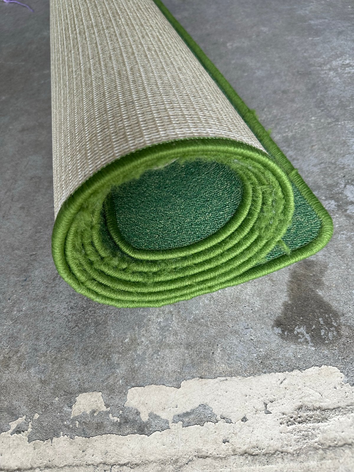 Groen vloerkleed 200x270cm lichte beschadigingen, Ophalen, Gebruikt, 200 cm of meer, 200 cm of meer