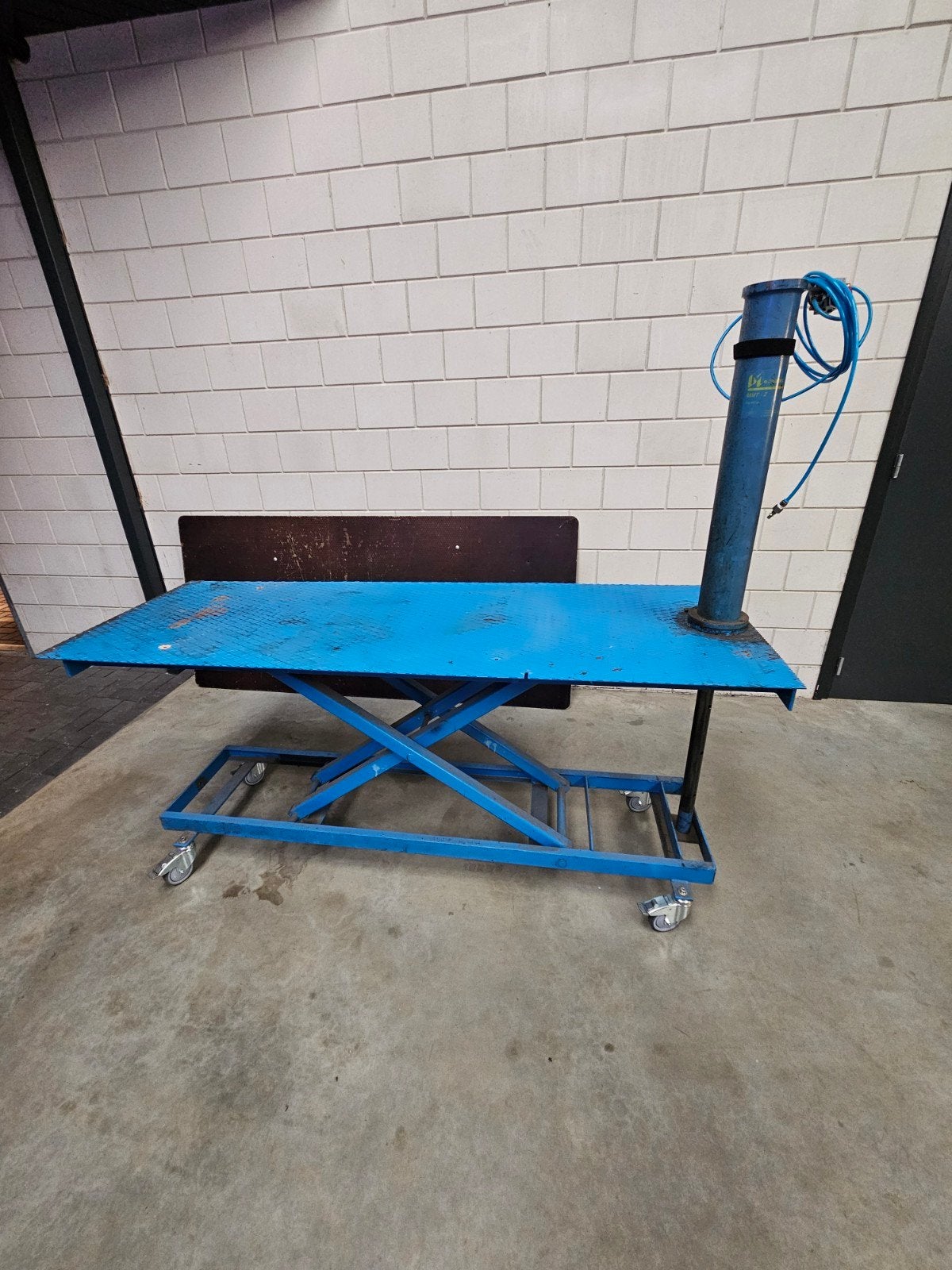 Pneumatische heftafel, Ophalen