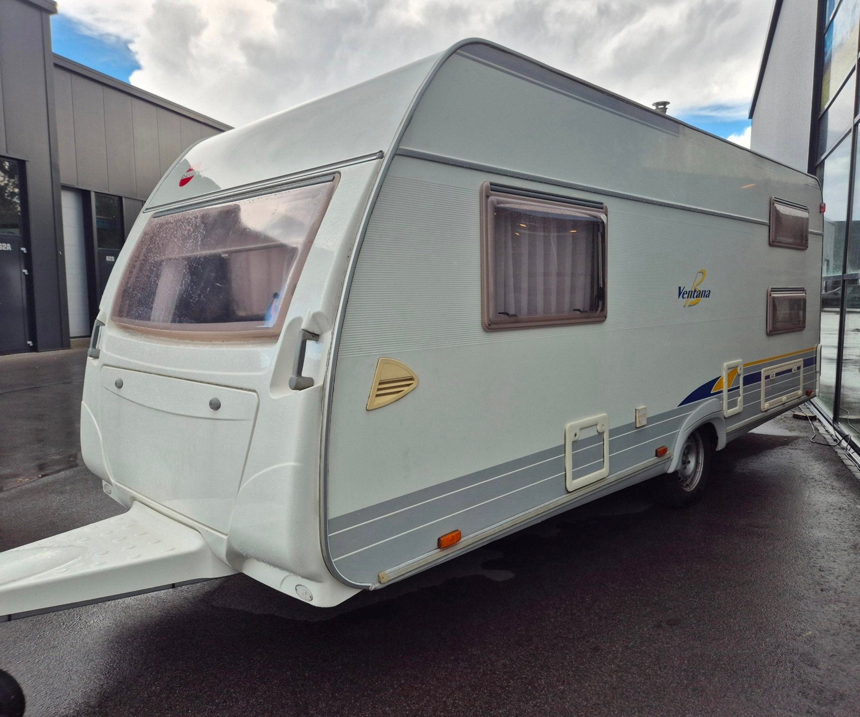 Buerstner 480 TK Stapelbed, rondzit, mover + Voortent 2e eig, Overige typen, Rondzit, Bedrijf, Bürstner