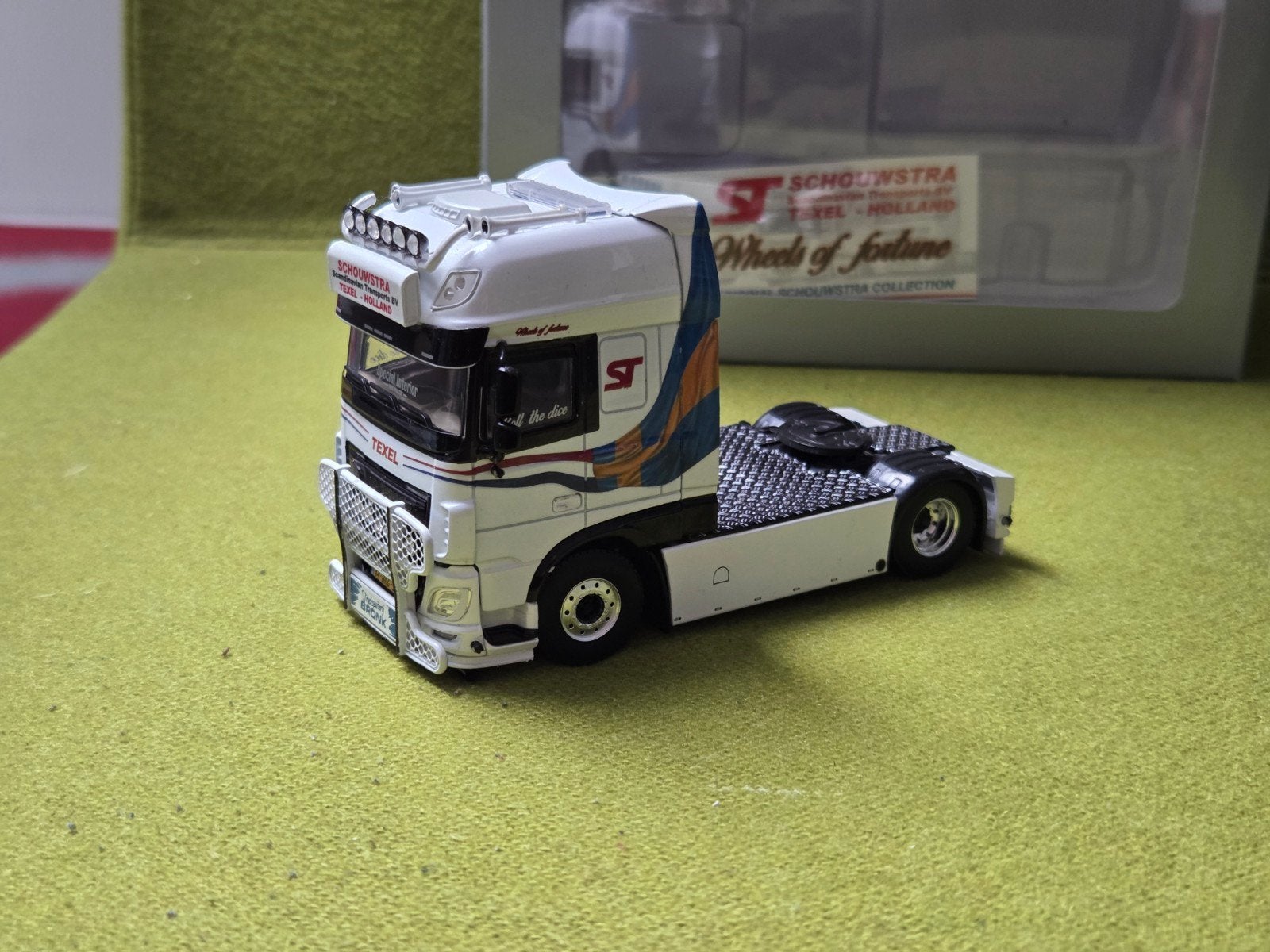 WSI DAF XF Super Space Cab MY2017 4x2 Schouwstra, Ophalen of Verzenden, Nieuw, Bus of Vrachtwagen