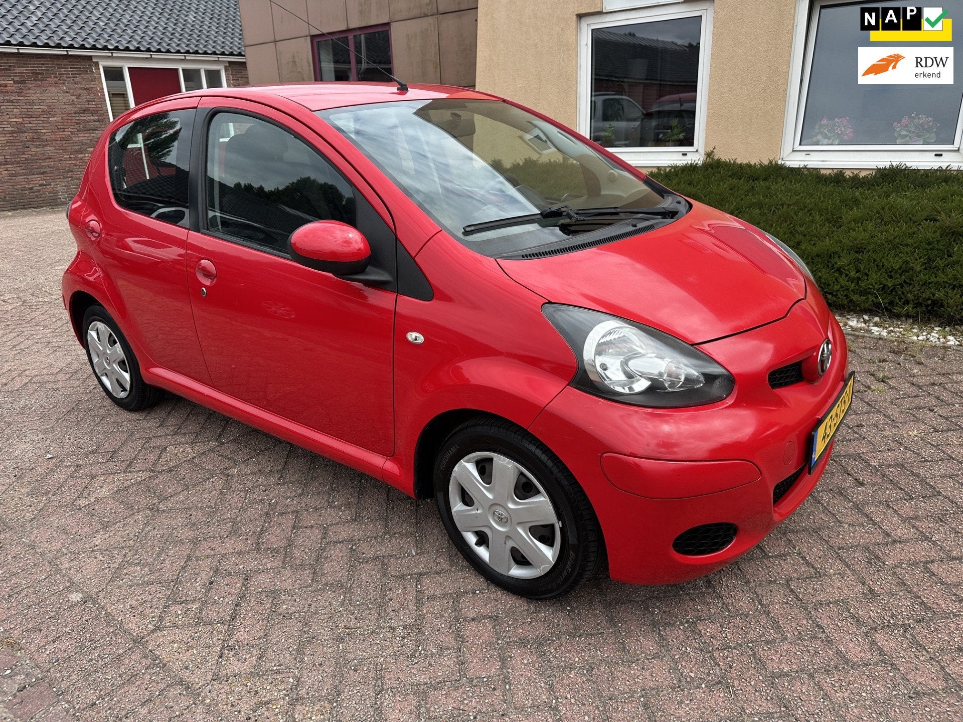 Toyota Aygo 1.0-12V Navigator AIRCO/ELECRAM/APK/NAP/DEALER O, Gebruikt, 4 stoelen, 68 pk, Origineel Nederlands