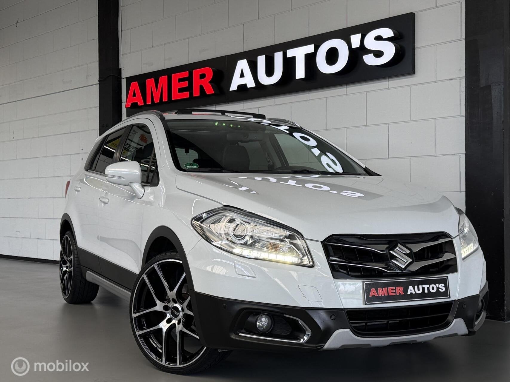 Suzuki SX4 S-Cross 1.6 4x4/Automaat/Pano/Parelmoer wit/UNIEK, Auto's, Automaat, Dealer onderhouden, Gebruikt, Zwart