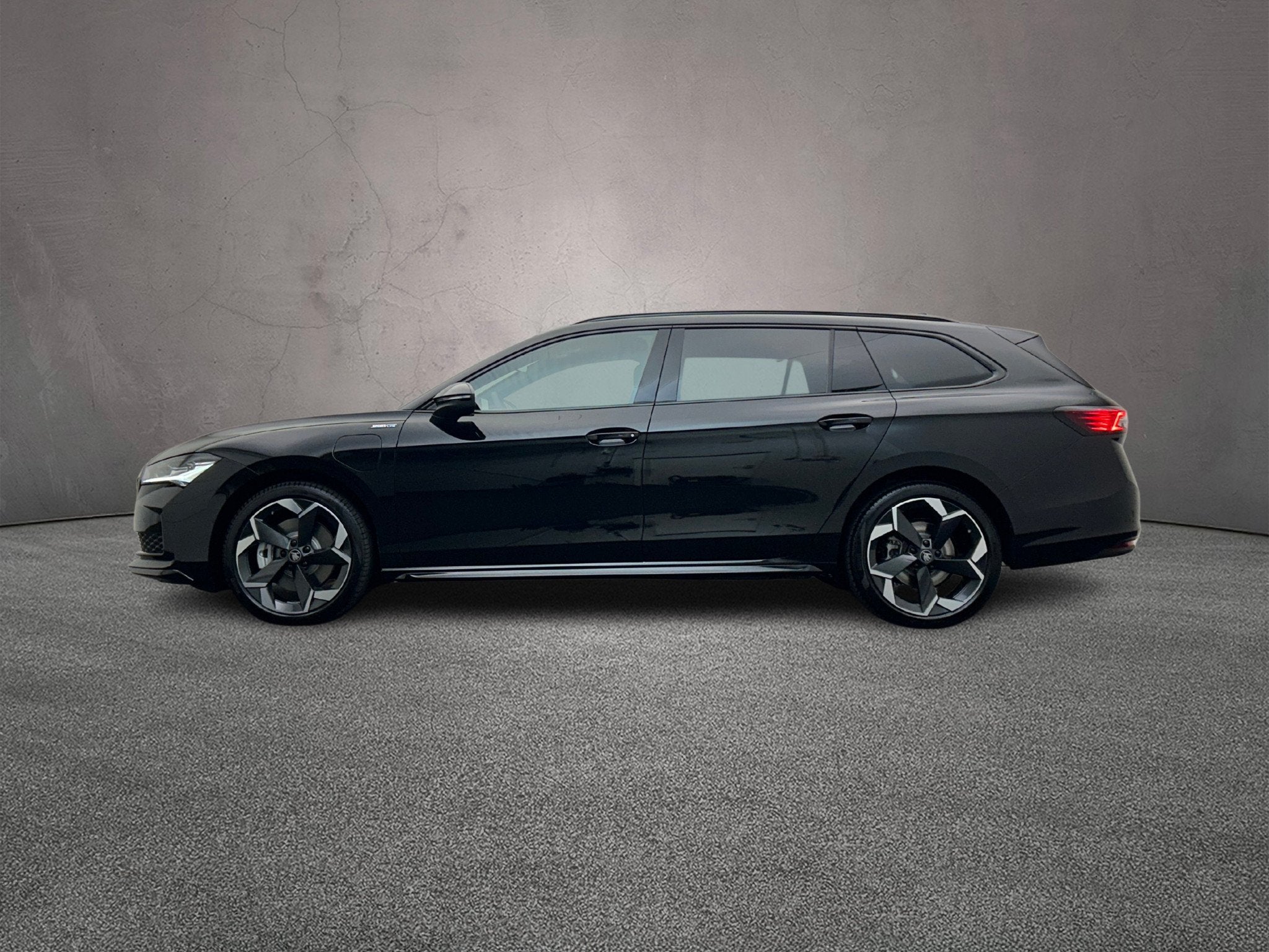 Skoda Superb Combi, Auto's, Euro 6, 4 cilinders, 250 km/l, 135 min