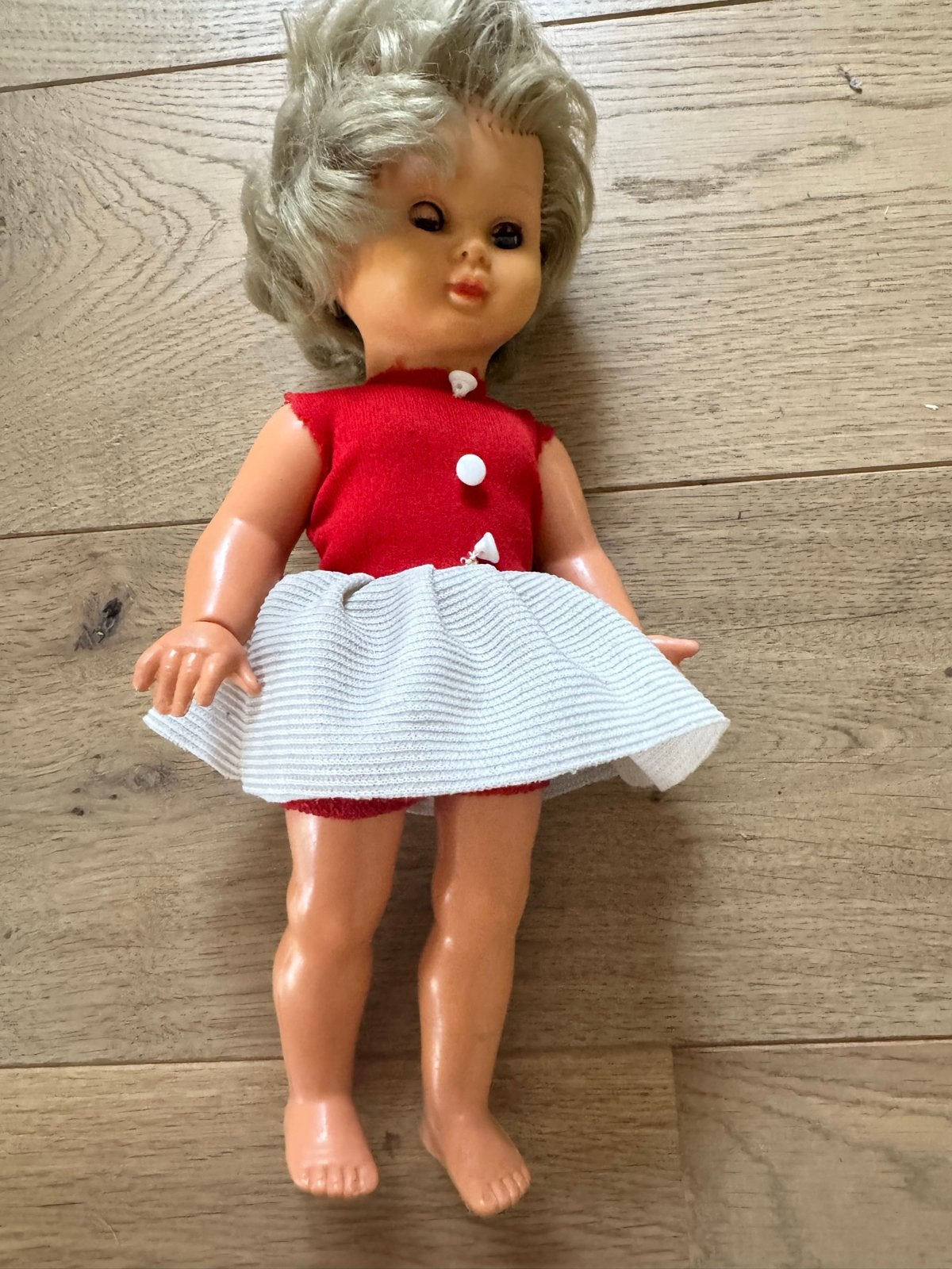 Vintage pop met rood jurkje en wit rokje, Ophalen of Verzenden, Gebruikt, Overige typen