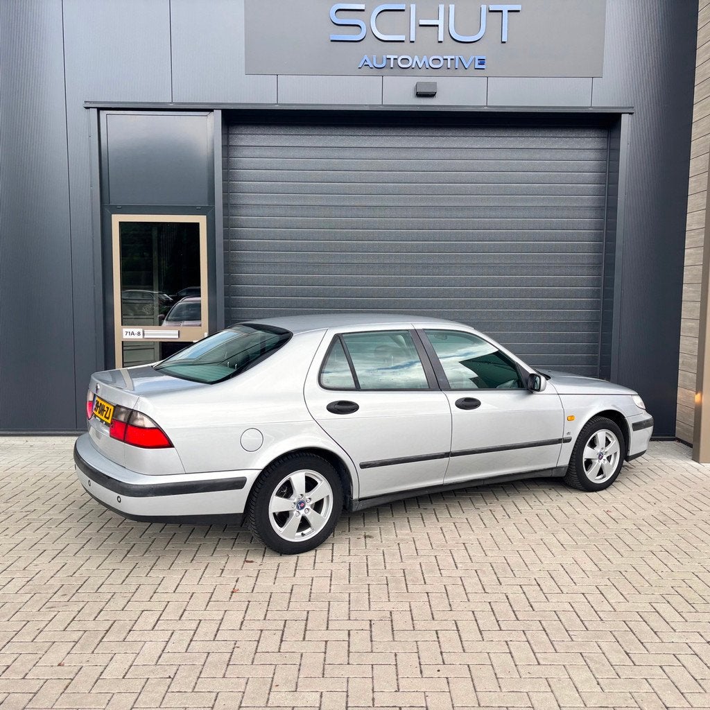 Saab 9-5 2.0t SE AUT | CLIMA | LEDER | CRUISE CONTROL | 17IN, Zwart, 4 cilinders, 150 pk, Bedrijf