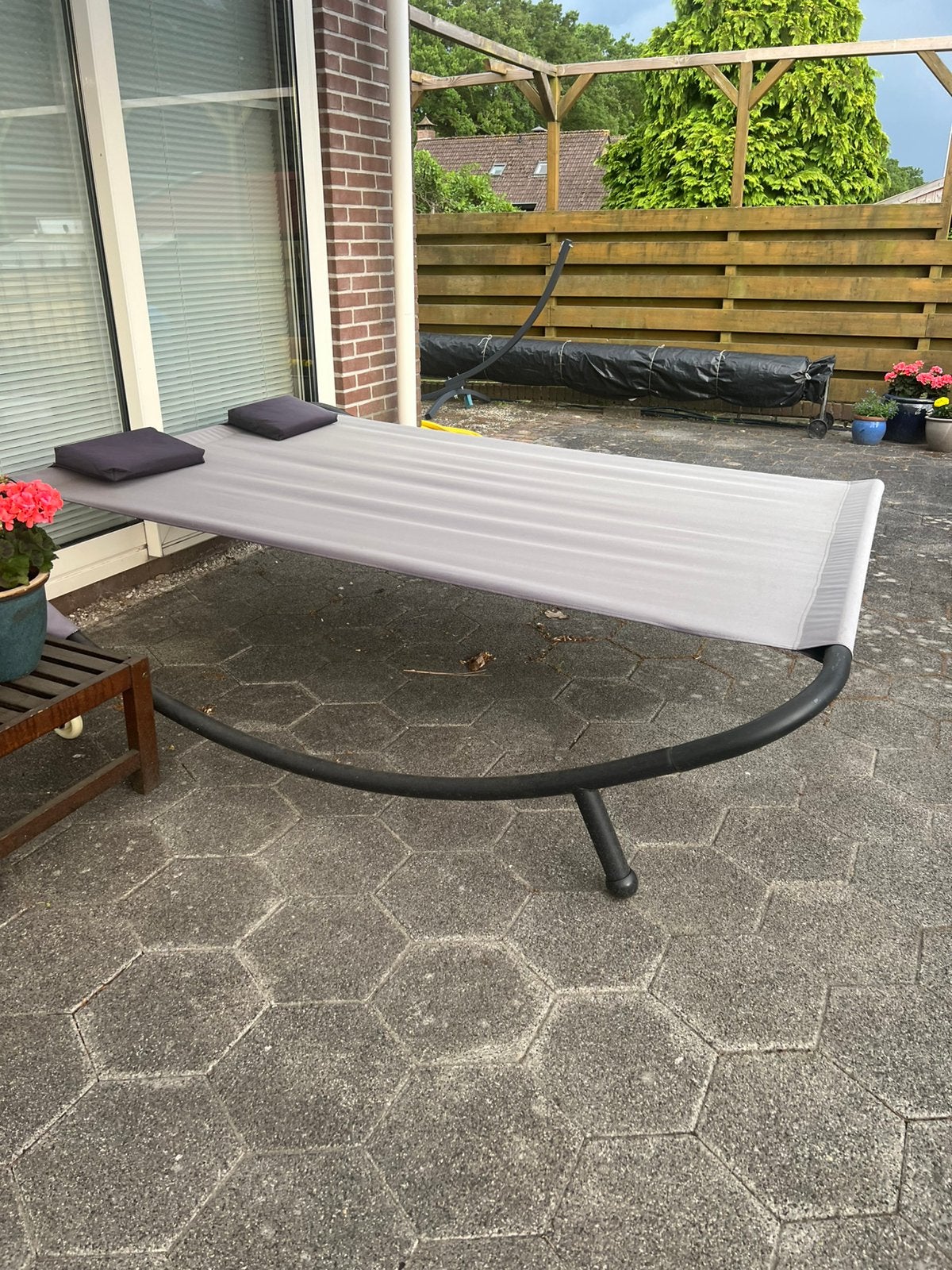 2 persoons ligbed, Tuin en Terras, Ophalen, Zo goed als nieuw, Kunststof, Verrijdbaar
