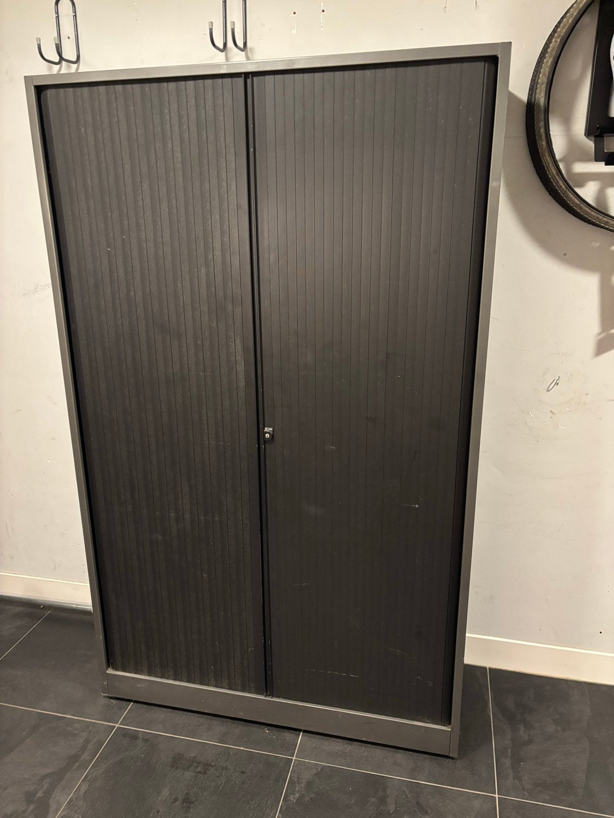 Metalen archiefkast met roldeuren, Tuin en Terras, Ophalen, Gebruikt, Metaal, Overige typen