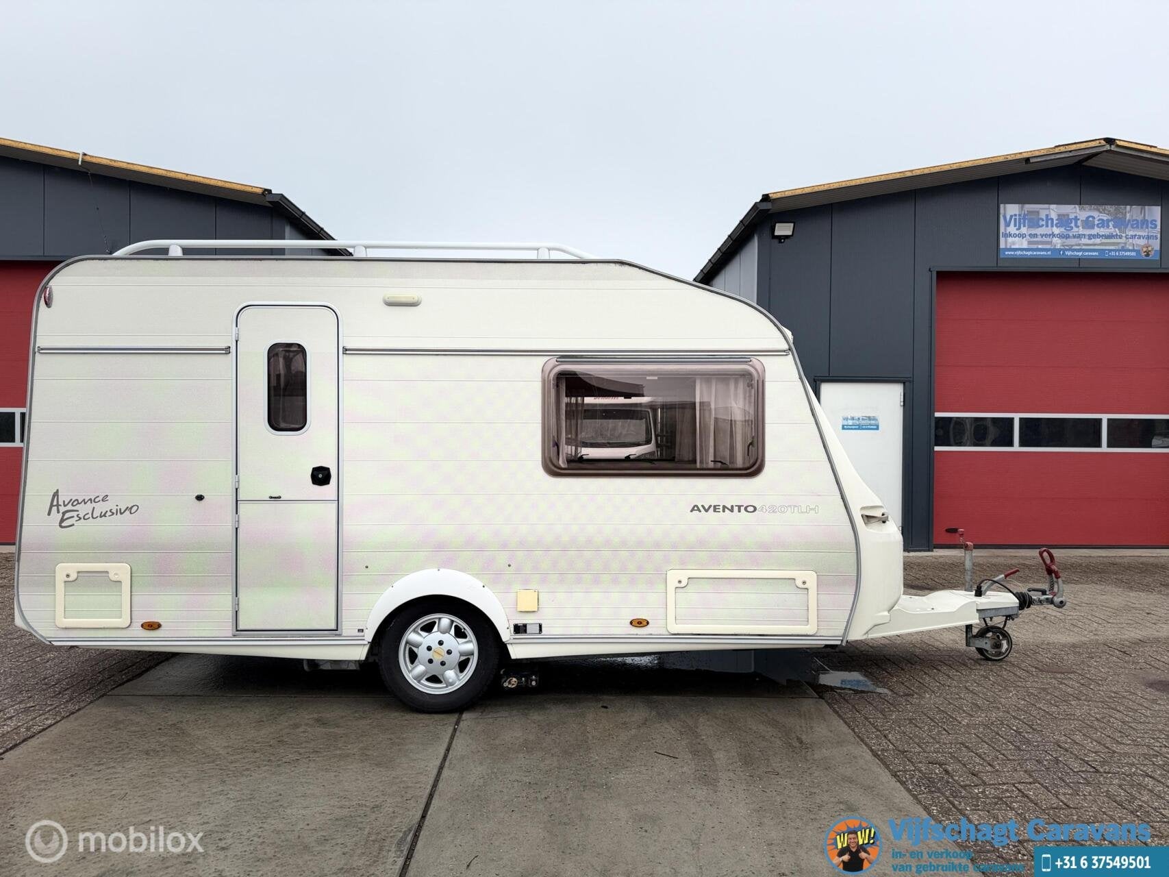 Avento Avento Avance Esclusivo 420 TLH incl voortent, mover, Caravans en Kamperen, Caravans, Bedrijf, 6 tot 7 meter, Schokbreker