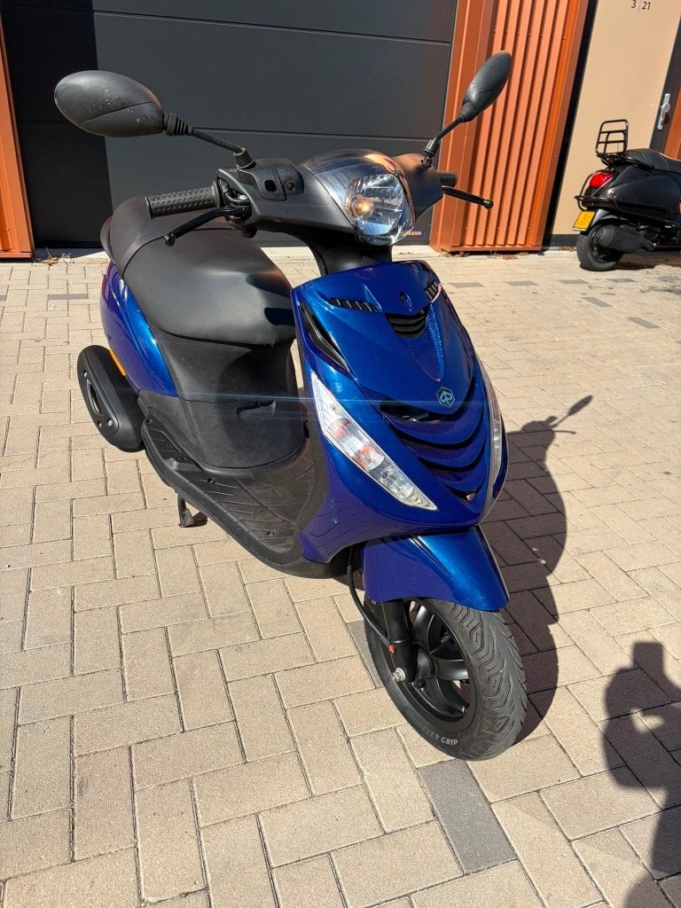 Piaggio Zip 4t I-Get 2024 | 4900KM | Garantie! Nieuwstaat!, Fietsen en Brommers, Scooters | Piaggio, Piaggio, ., Maximaal 45 km/u