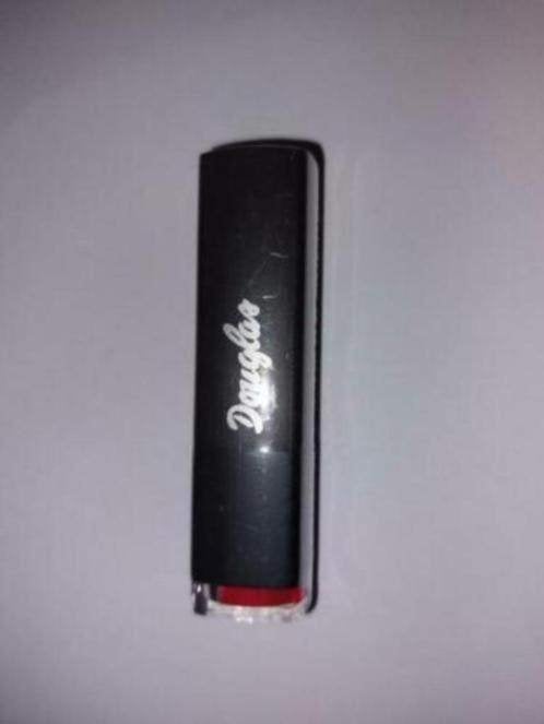Nieuwe douglas lipstick (advr 96), Lippen, Nieuw, Ophalen of Verzenden, Make-up