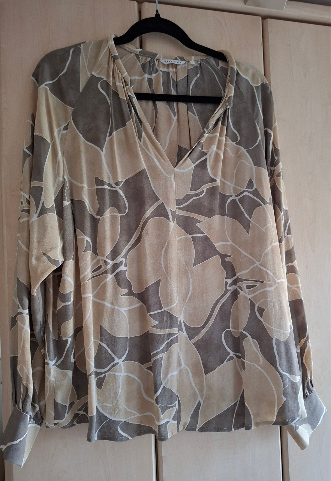 Blousetop Yaya mt 42, Kleding | Dames, Ophalen of Verzenden, Zo goed als nieuw, Maat 42/44 (L), Beige