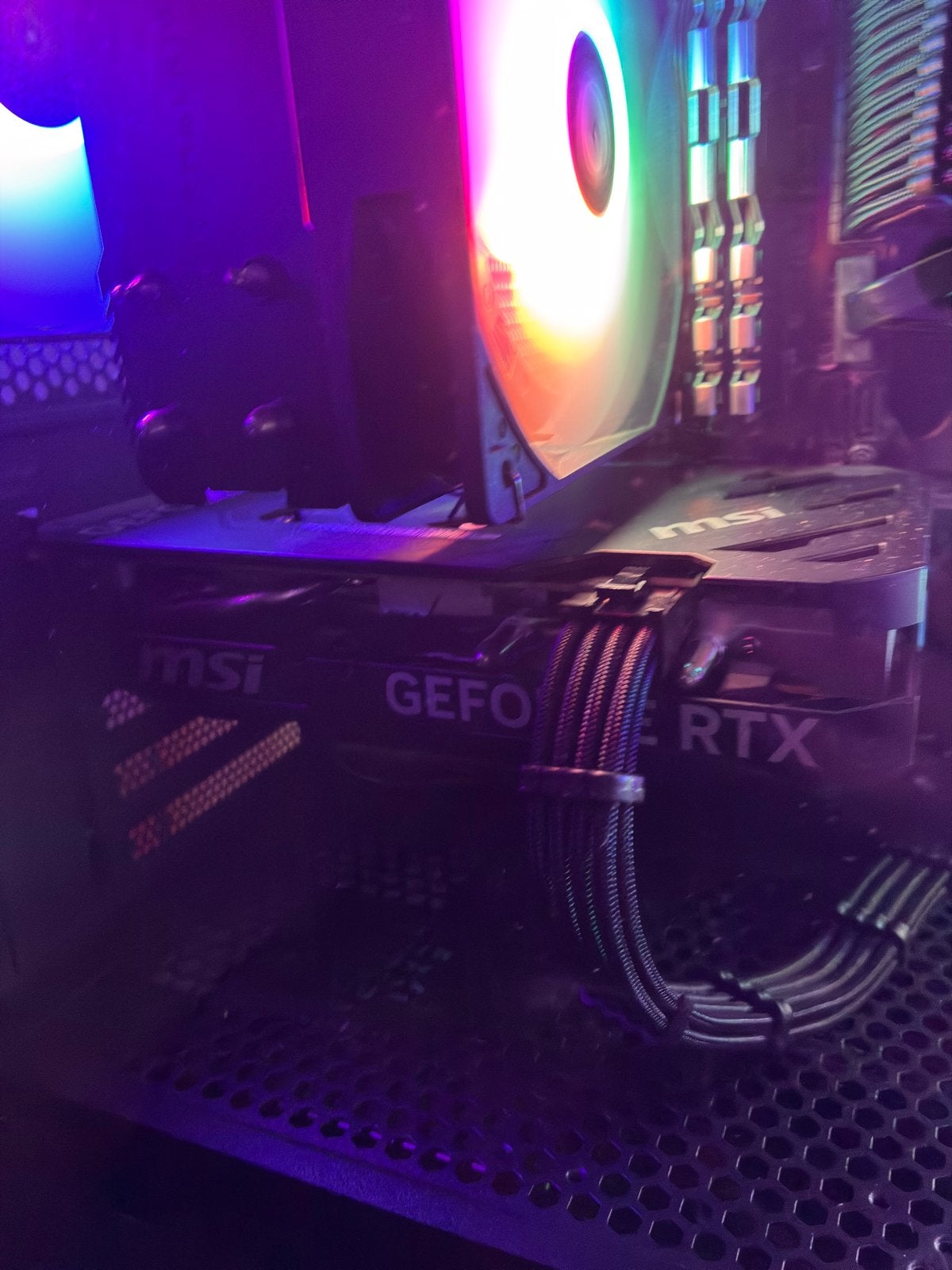 Foto 3 van Gaming PC RTX 4050 | i5-9400F | 16GB RAM | 512GB SSD