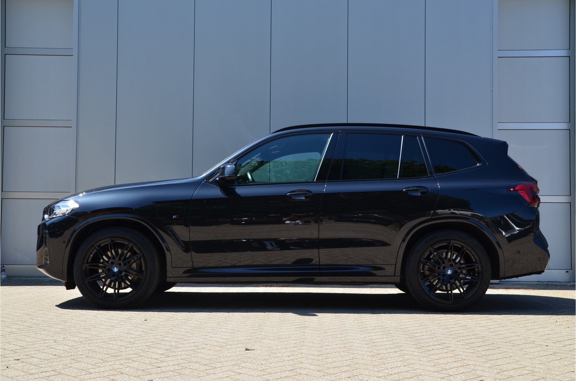BMW X3 xDrive30e M Sport Automaat / Trekhaak / Achteruitrijc, Auto's, BMW, 1998 cc, Gebruikt, Automatische klimaatregeling, Zwart
